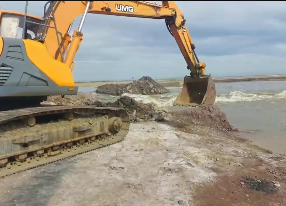 Kazakhstan restores dam in Akmola as floods sever village access