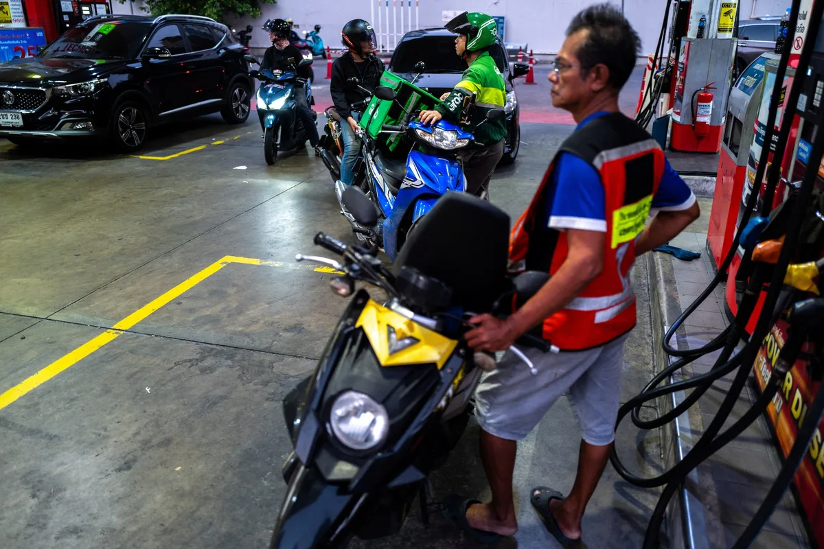 Oil Prices Surge to $150 as Hormuz Crisis Escalates