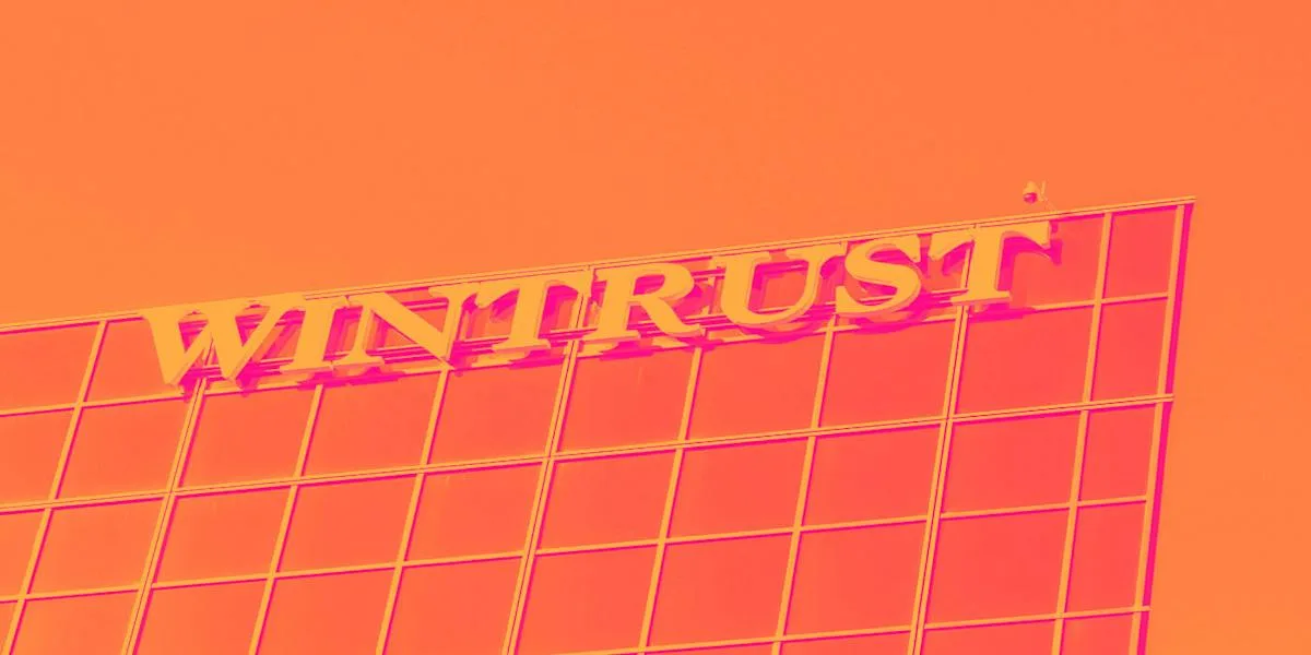 Wintrust Financial shares rise 6.6% amid market downturn