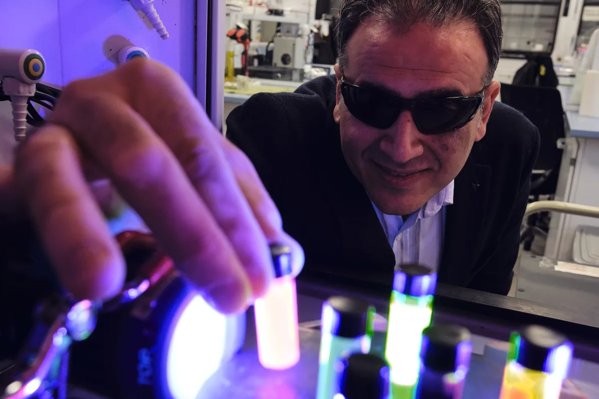 Университет Коч разрабатывает метод полимеров на свету без катализаторов