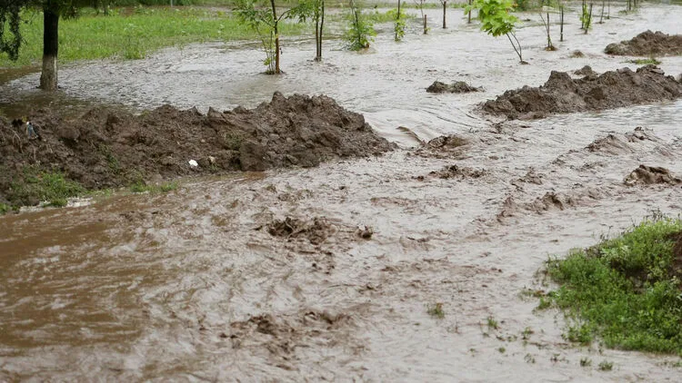 Кыргызстан строит 21 плотину для защиты 12,000 домов от селей