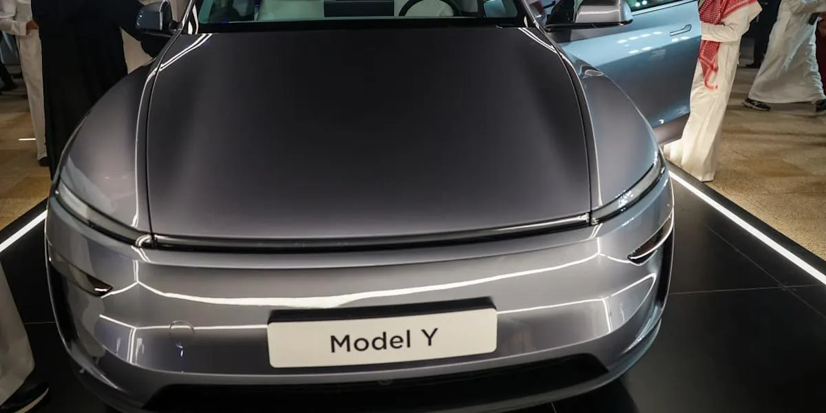 Tesla plans smaller SUV as stock market remains indifferent