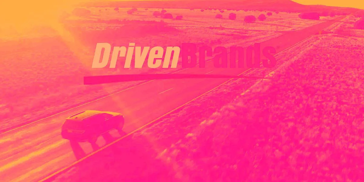 Акции Driven Brands падают на 10,4% на фоне общего снижения рынка