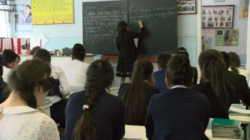 Таджикистан раздает Альбендазол, семь школьников заболели