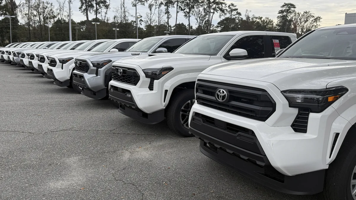 Автосалон в России попался на схеме ввоза Toyota и Lexus из Казахстана