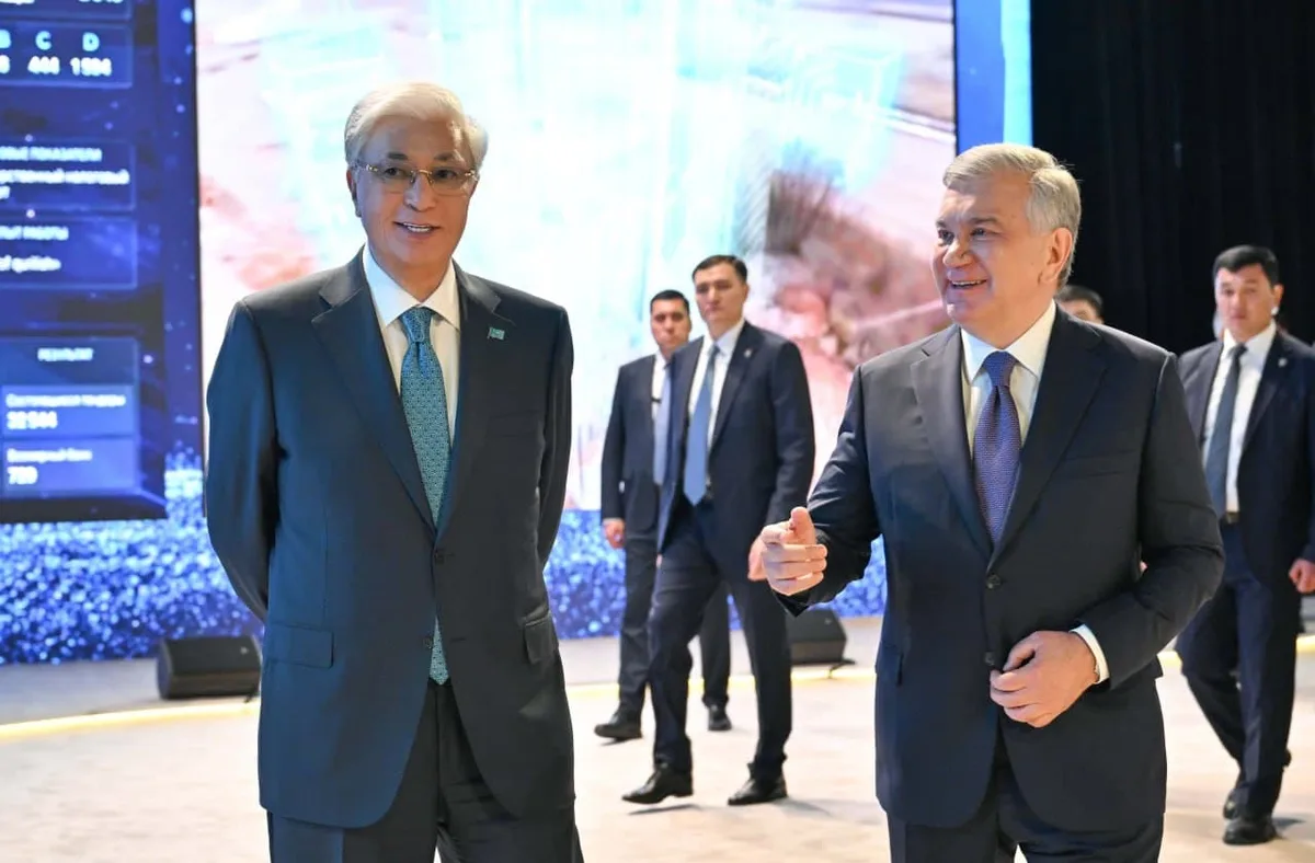 Токаев и Мирзиёев посетили AI-хакатон в Бухаре