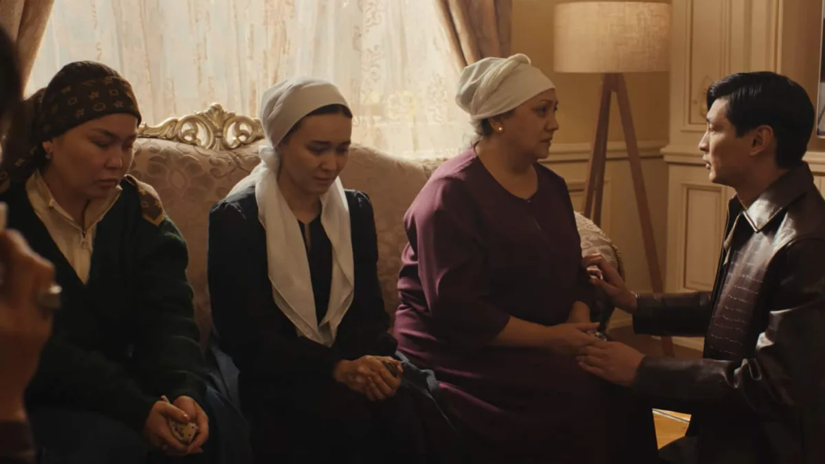 Родственники грызутся за наследство в фильме «Туысқан»