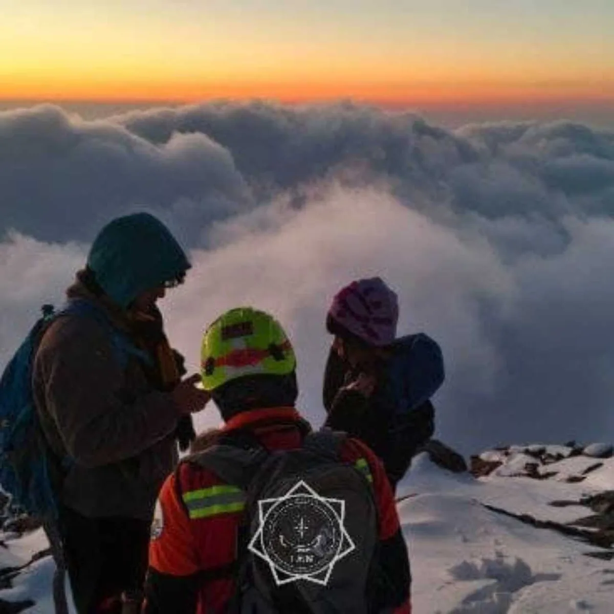 Двух подростков спасли в горах Алматы после потери маршрута