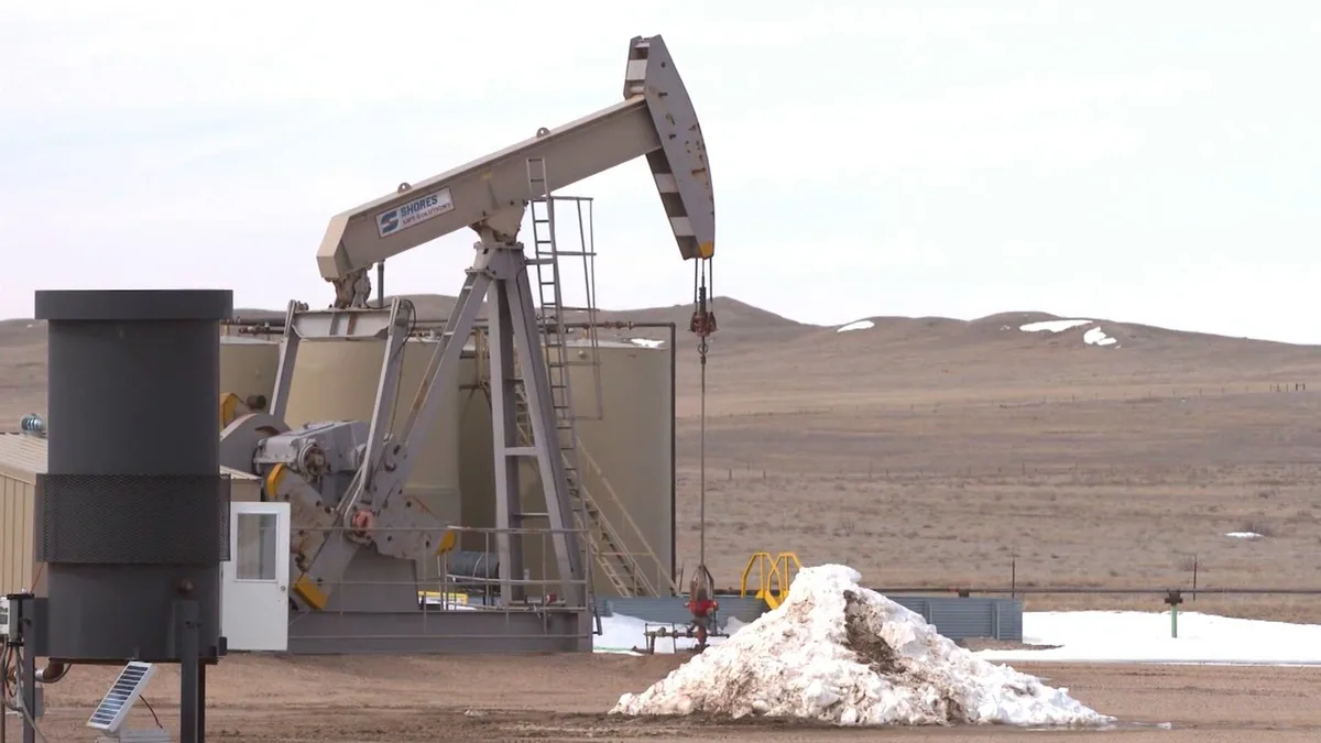 Oil Climbs, Asian Equities Fall as U.S.-Iran Peace Talks Collapse