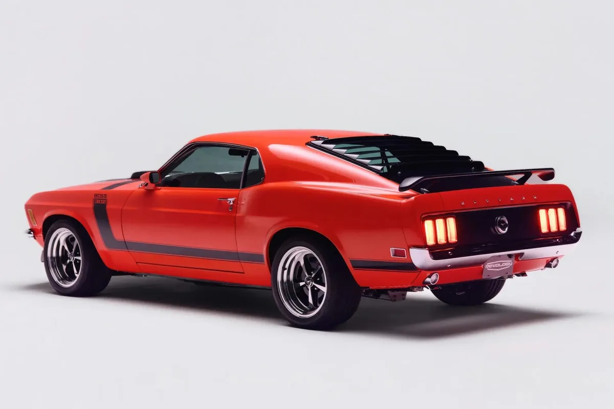 Mustang Boss 302 возвращается: легенда стала мощнее и комфортнее
