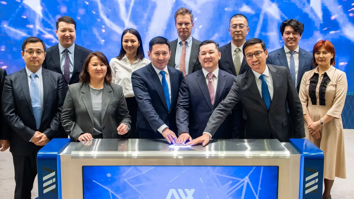 Самрук-Қазына провел церемонию листинга первых панда-облигаций на AIX - Kapital.kz