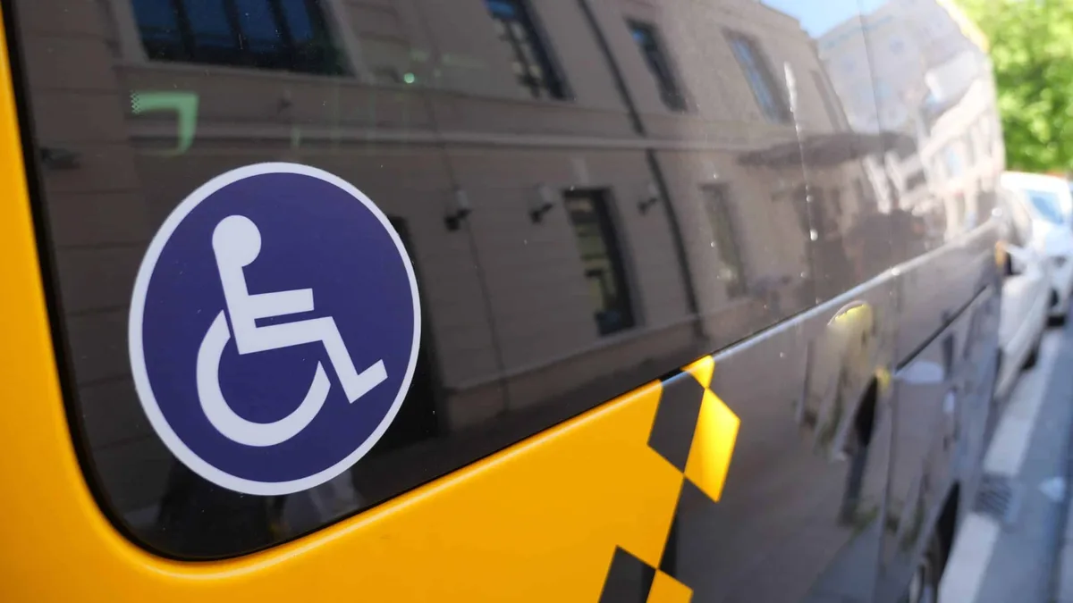 Инватакси по-новому: Минтранс меняет правила игры для особенных пассажиров