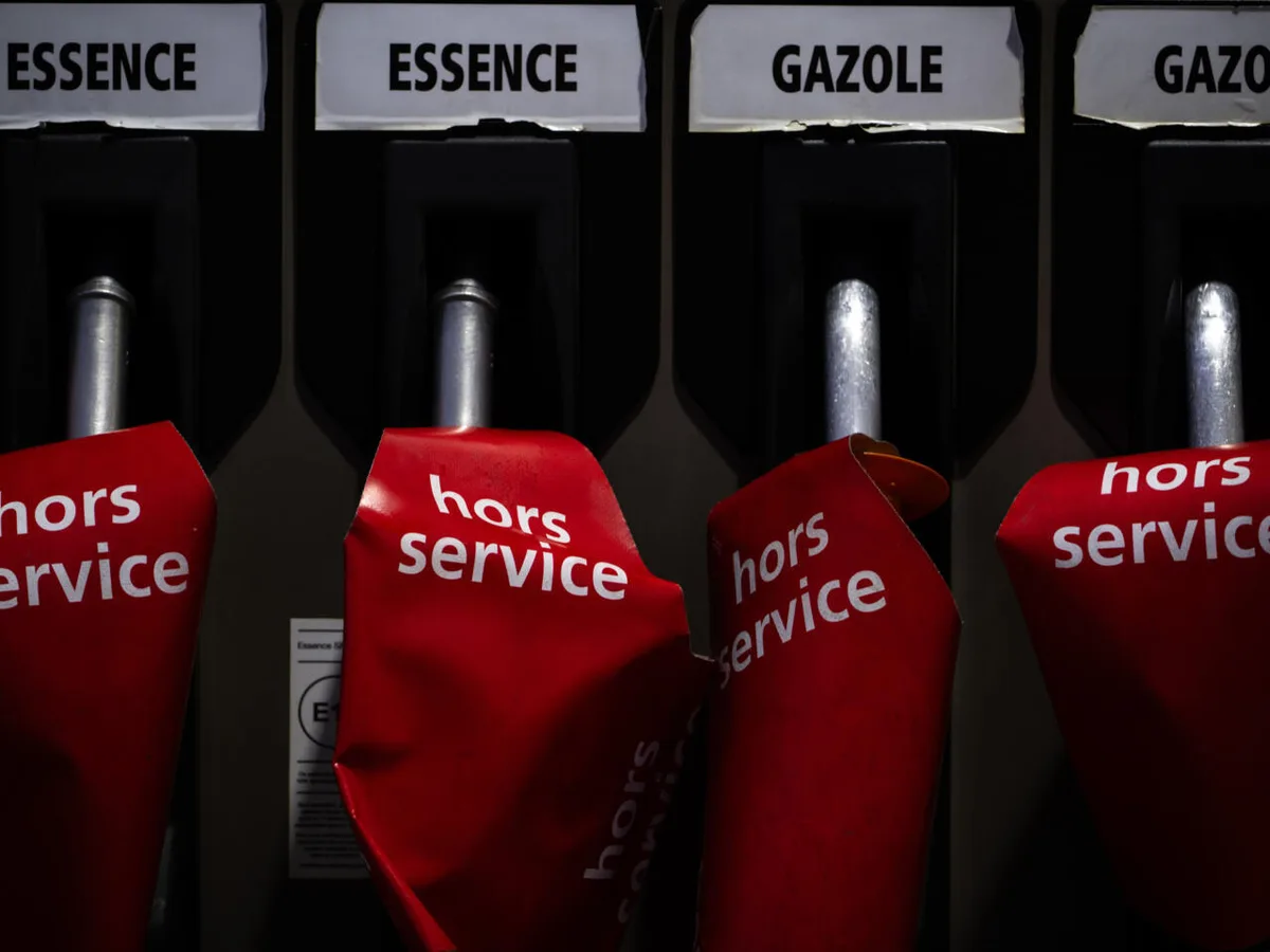 Stocks rise, oil slips on hopes for Mideast peace deal