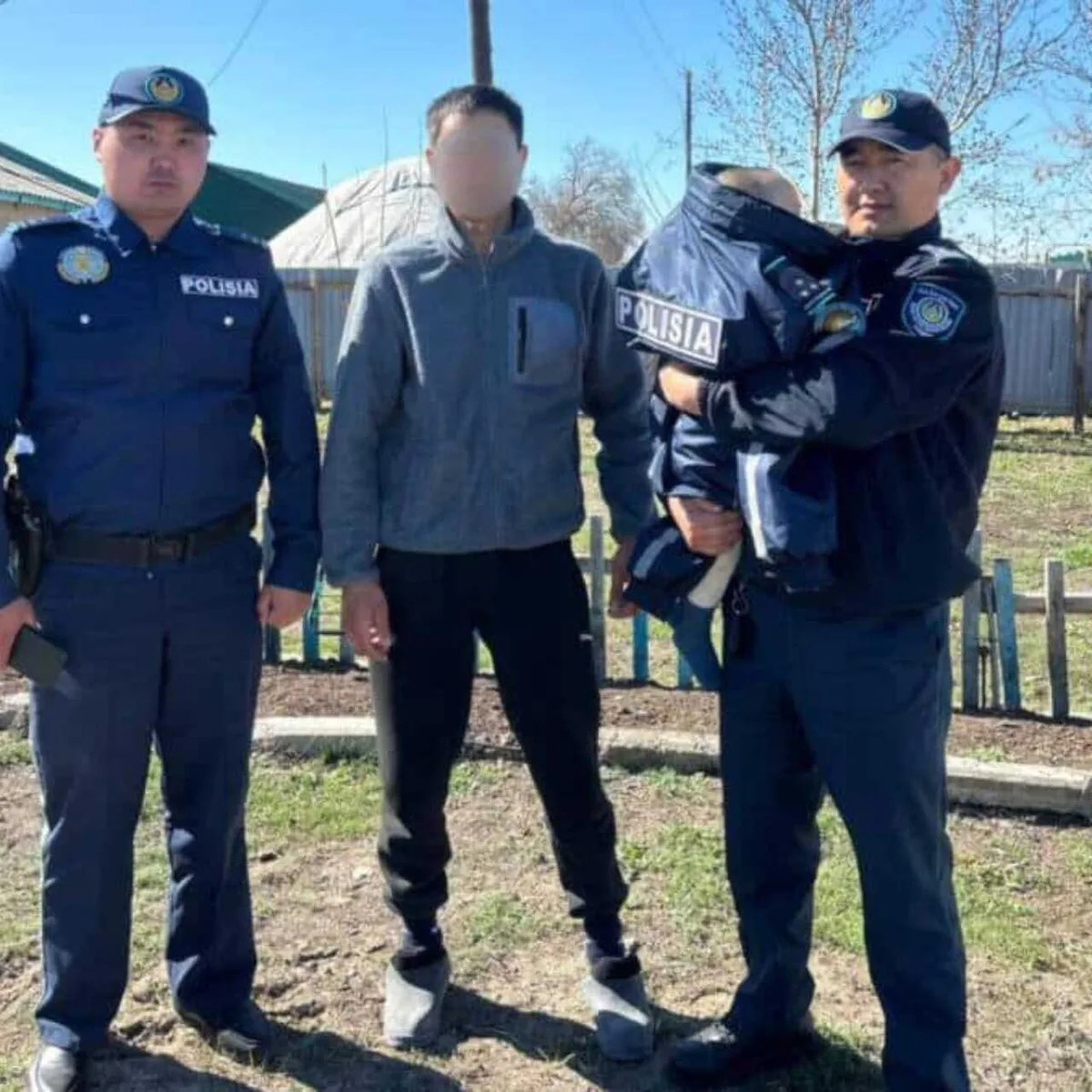 В ВКО полицейские нашли и вернули домой двухлетнего ребенка