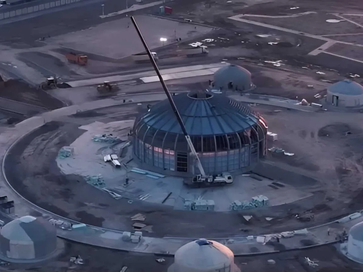 В Туркестане стройка к саммиту: в городе построили гигантские юрты и тайказан