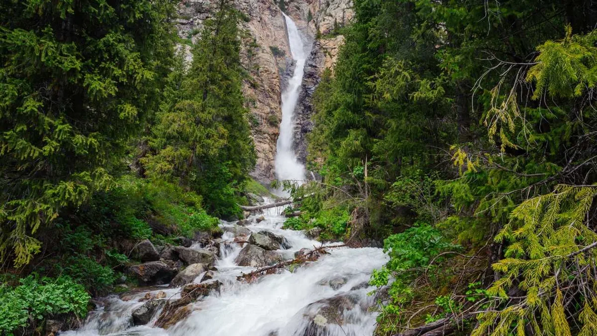 К самому высокому водопаду Казахстана станет проще добраться