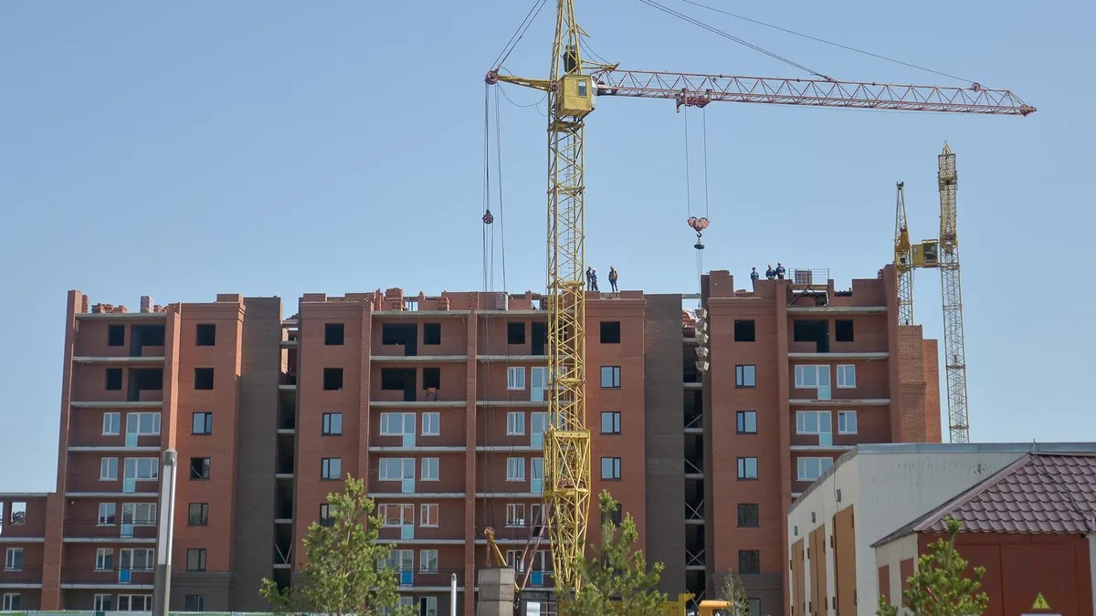 Сироты в Казахстане могут остаться без жилья