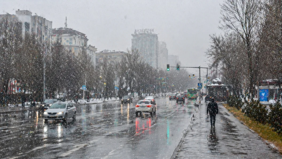 Дожди со снегом и штормовой ветер: предупреждение объявили в 17 регионах Казахстана