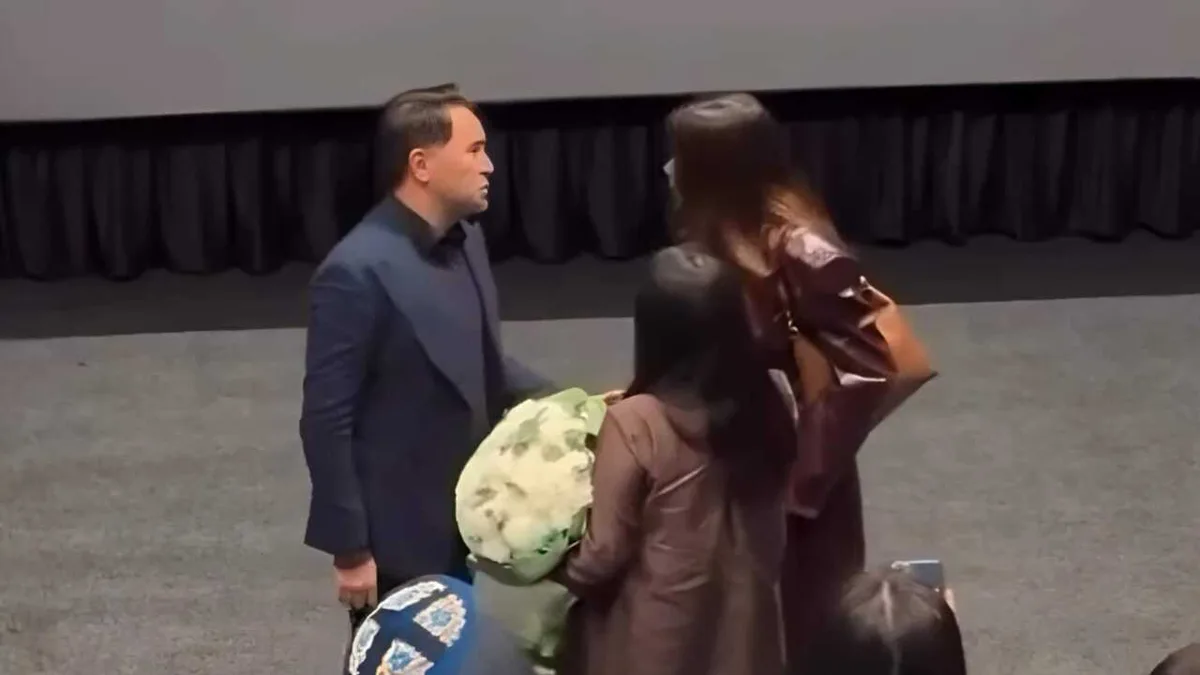 Застукала мужа в кинотеатре с другой: казнет спорит, постановка это или нет