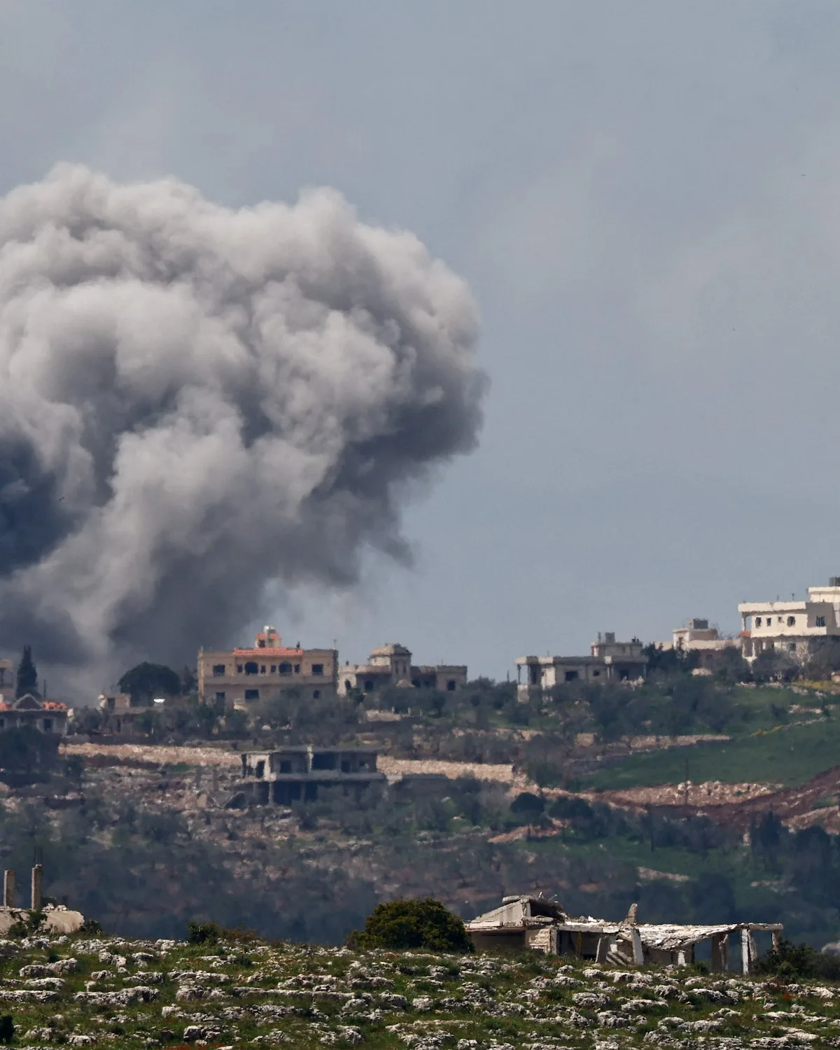 Displaced Lebanese wary as ceasefire between Israel and Hezbollah begins