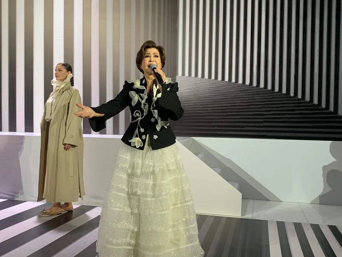 Роза Рымбаева и Турсен Алагузов блеснули на показе Kazakhstan Fashion Week