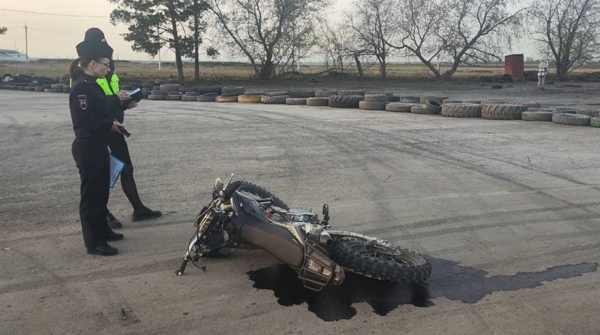 Подросток и мужчина насмерть разбились на мотоциклах в Карагандинской области