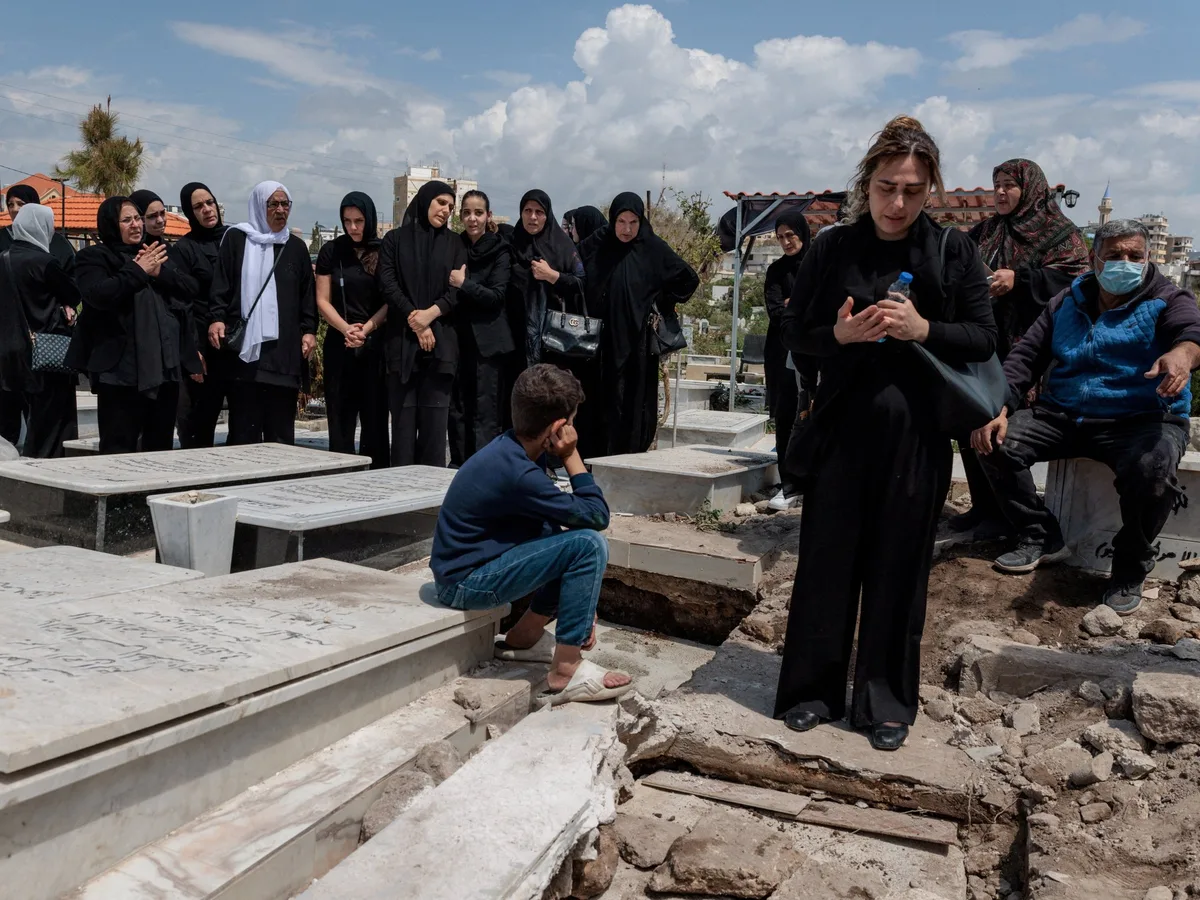 Iran war live: Tehran spurns talks under threats; Trump says blockade stays