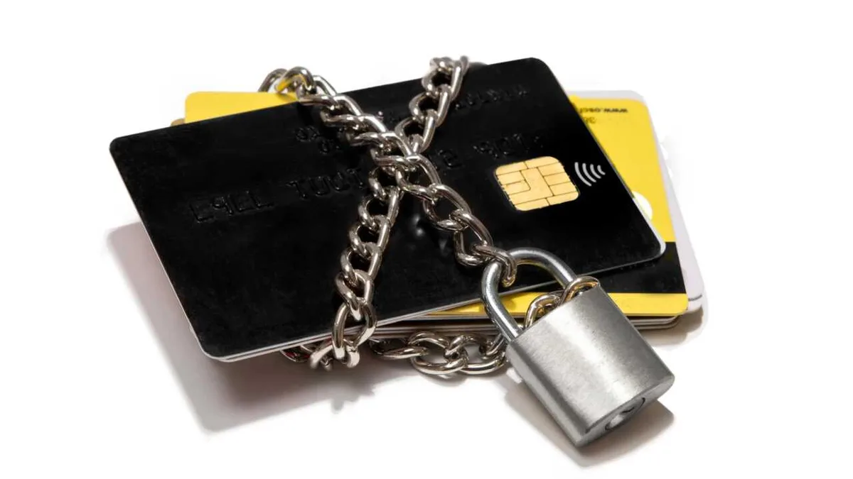 Почему банки блокируют счета казахстанцев, объяснило АРРФР