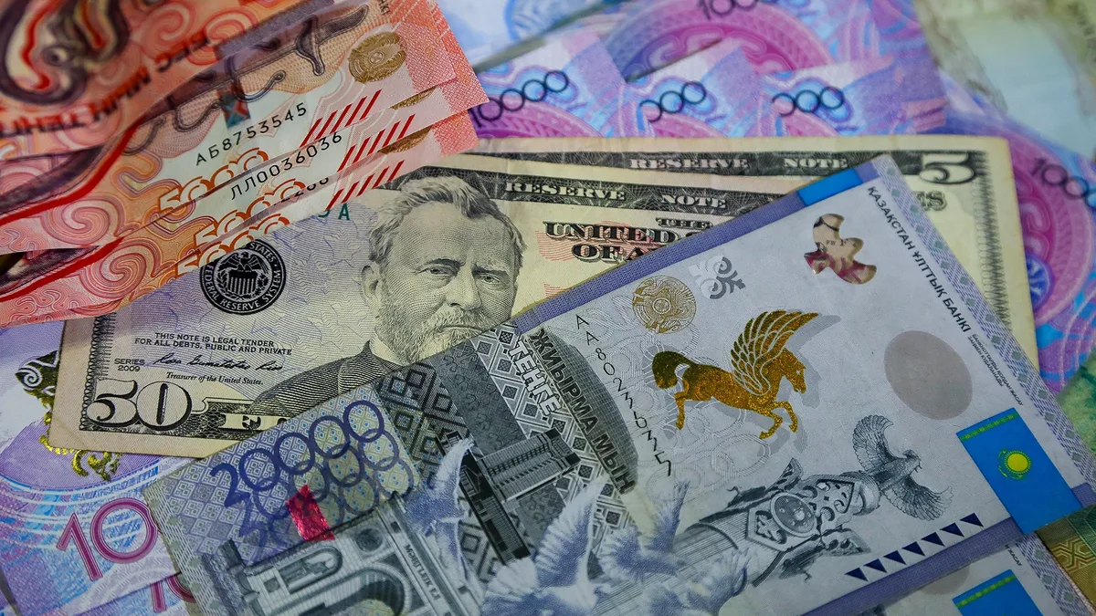 Freedom Broker прогнозирует укрепление тенге до 463 за доллар к лету 2024 года