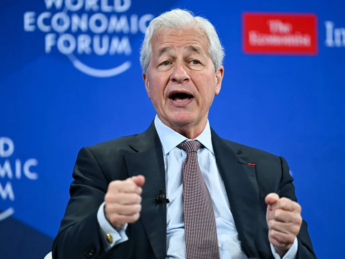 JPMorgan повышает целевой уровень S&P 500 на фоне геополитических напряжений