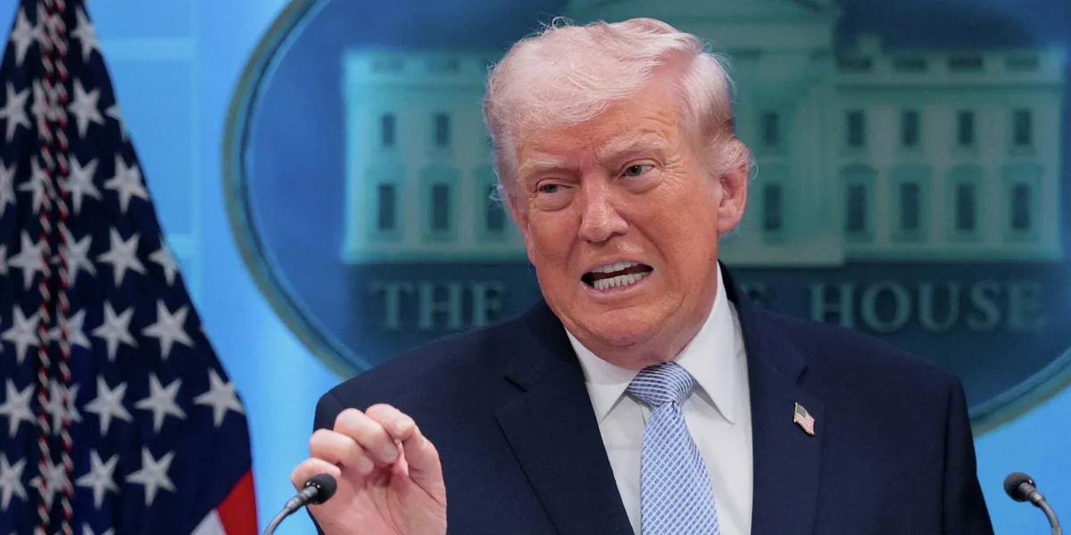 Трамп продлевает прекращение огня с Ираном на фоне морской блокады