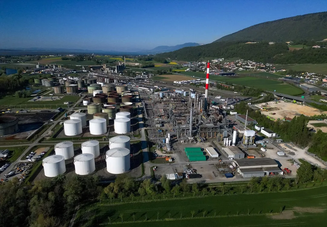 Oil rises on concerns over escalating military tensions in the Middle East - Reuters