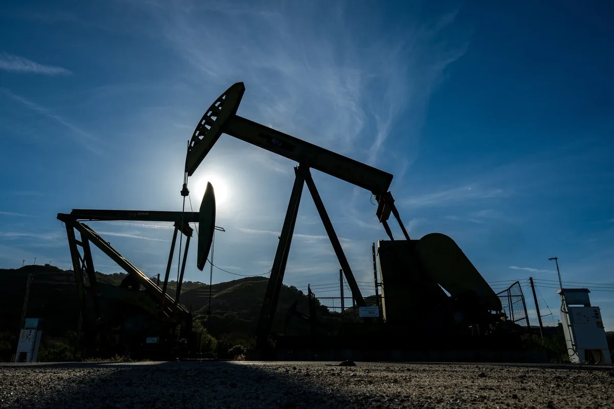 Oil prices rise despite Iran’s proposal to reopen Strait of Hormuz