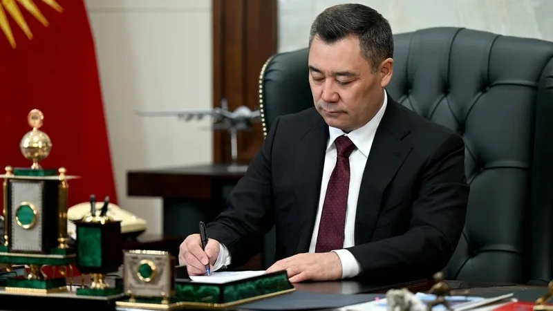 Жапаров подписал закон о конституционном референдуме