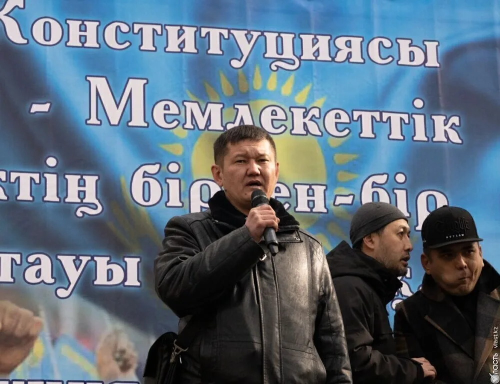 Думан Мухаммедкарим предпринял две попытки членовредительства, требуя перевода в Алматы