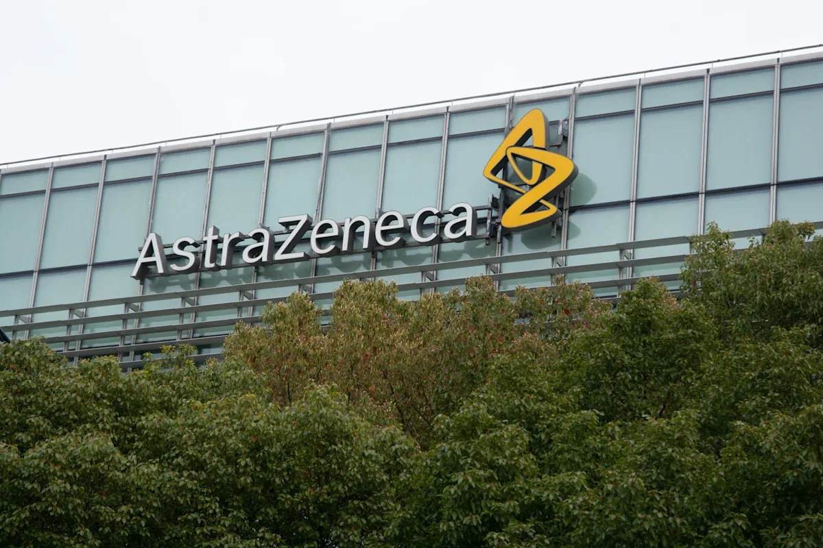 Чистая прибыль AstraZeneca выросла на 2% в начале недели отчетов Big Tech