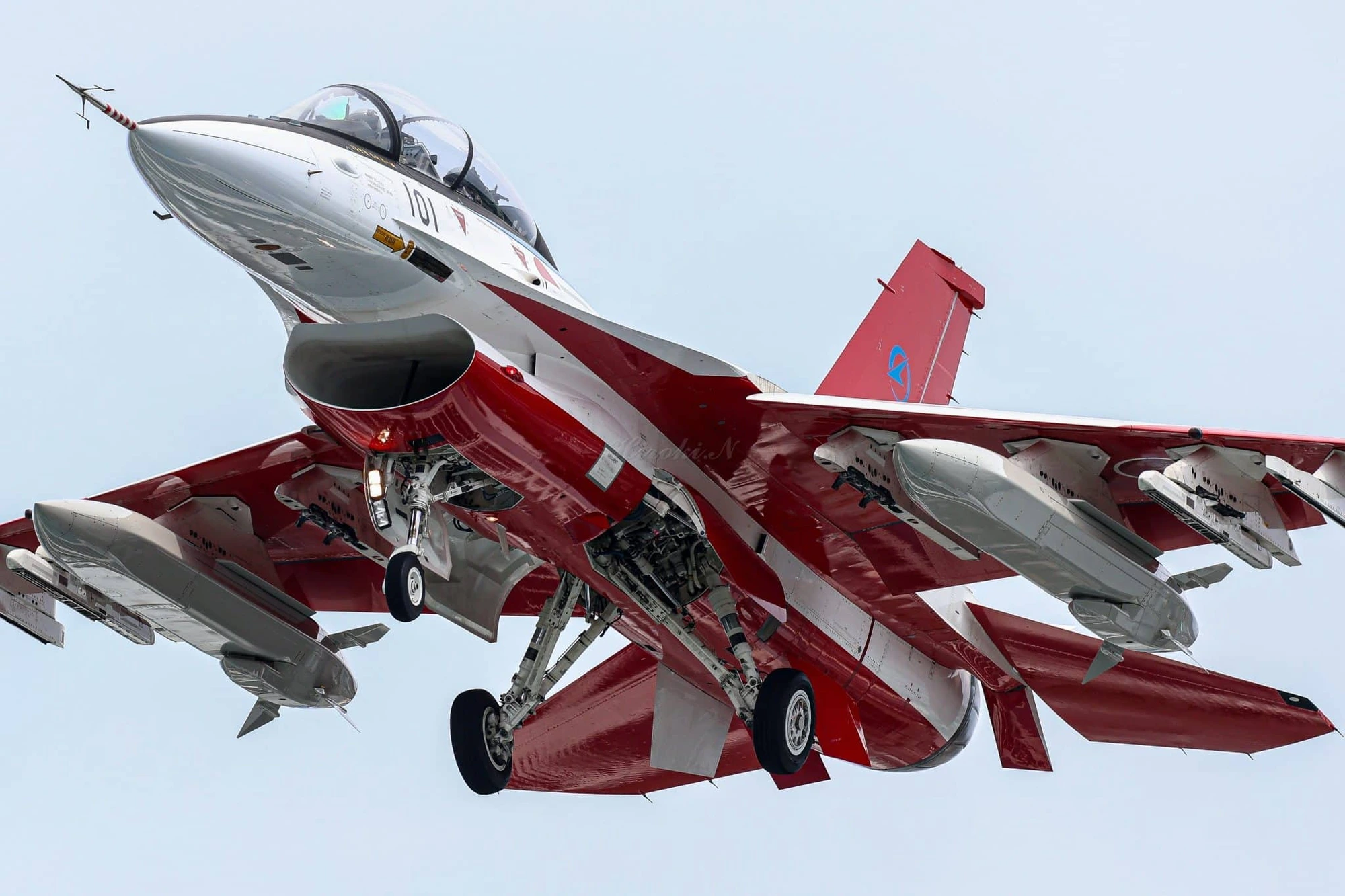 Япония испытала истребитель F-2 с модернизированной ракетой Type 12 дальностью 1000 км