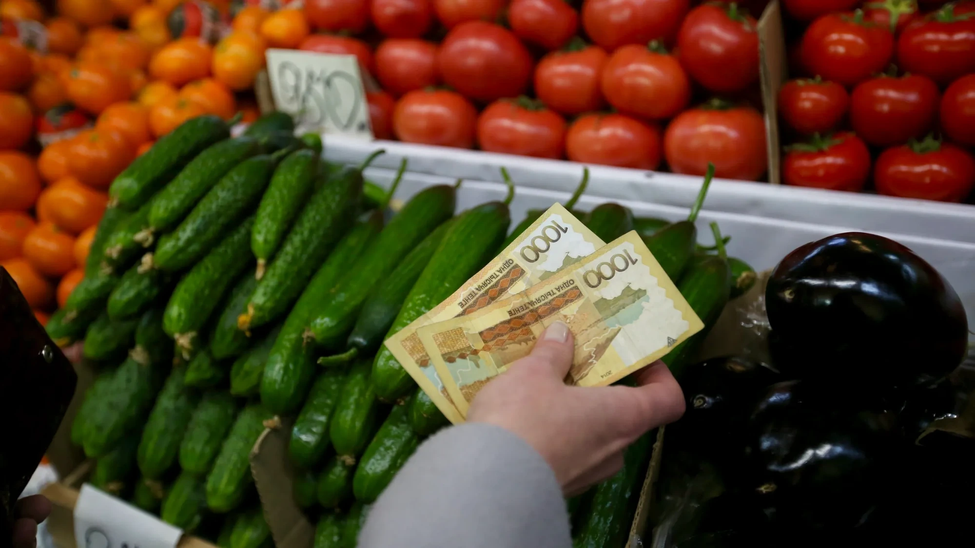 Инфляция продуктов в Казахстане замедлилась до 2,4% в июле, но баранина подорожала на 27,7%