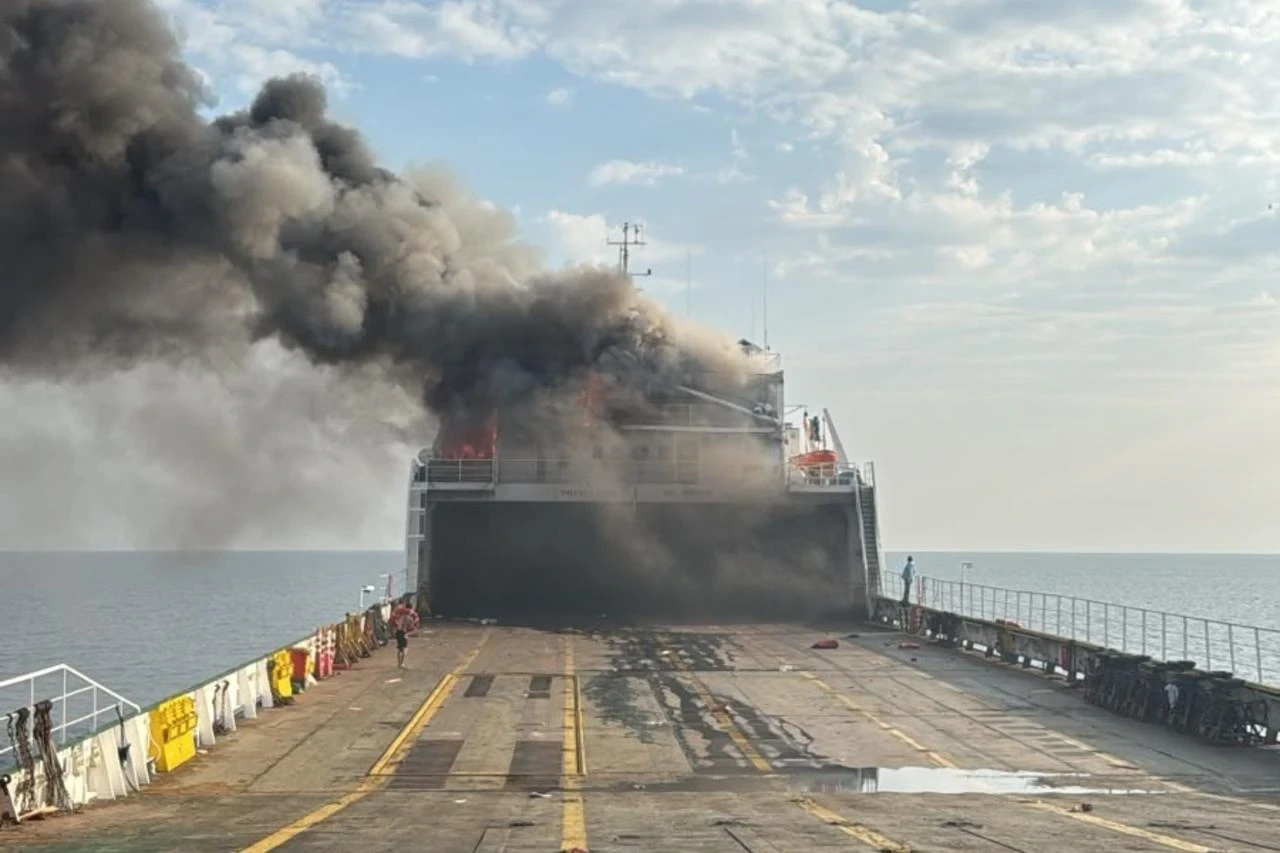 Беспилотник атаковал турецкий сухогруз MV Güllük у Новороссийска, жертв нет