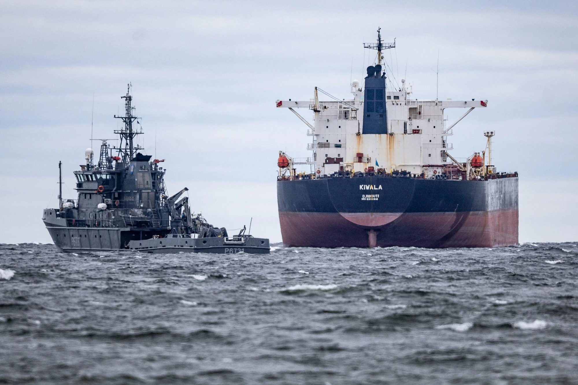 Украина заявила об ударах по 12 судам «теневого флота» РФ в Черном и Азовском морях