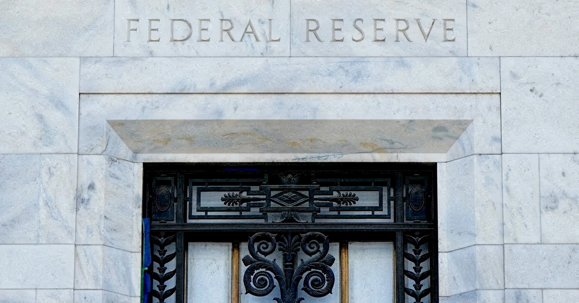 Безработица в США ниже оценки NAIRU ФРС сигнализирует о напряженности рынка труда