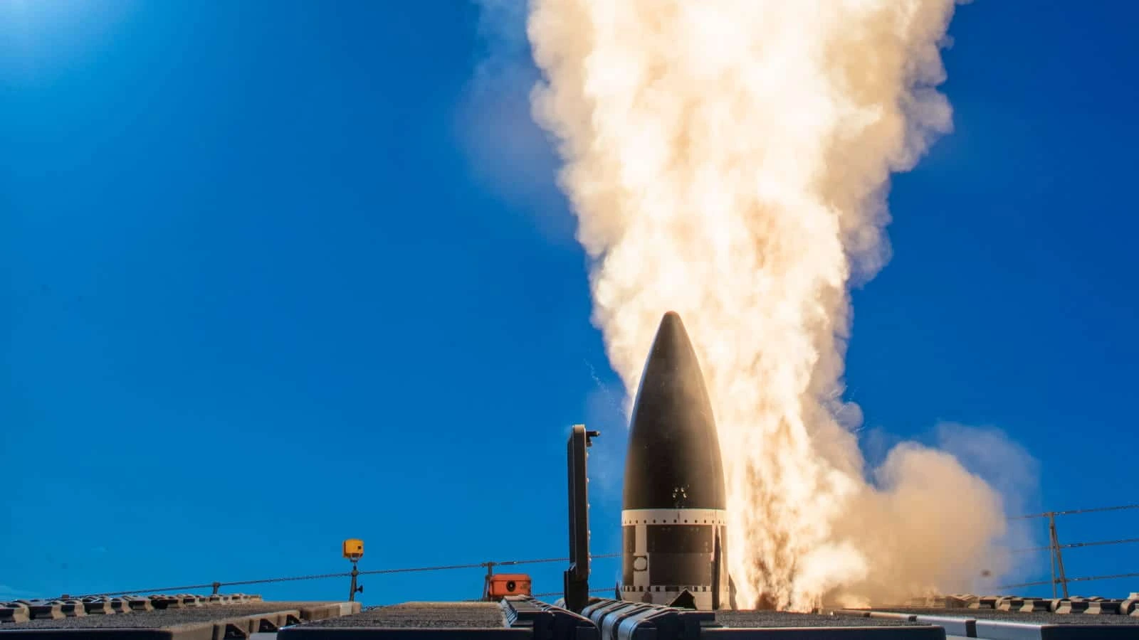 Raytheon получила контракт MDA на $745 млн на перехватчики SM-3 IIA