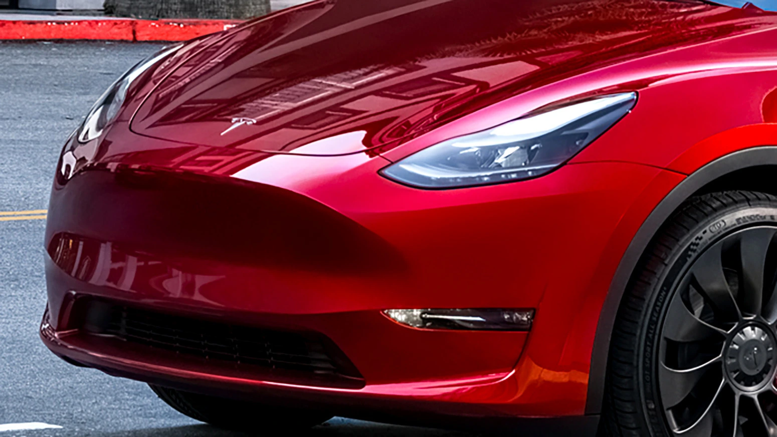 Tesla отзывает 20 349 Model 3 и Model Y из-за чрезмерной яркости фар