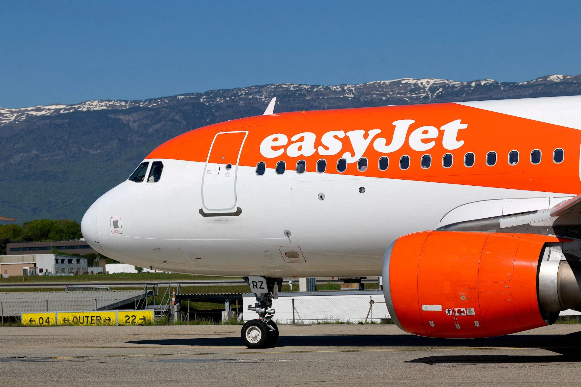 Оферта Apollo-easyJet на £5,7 млрд указывает на недооценённость Jet2 и IAG Loyalty