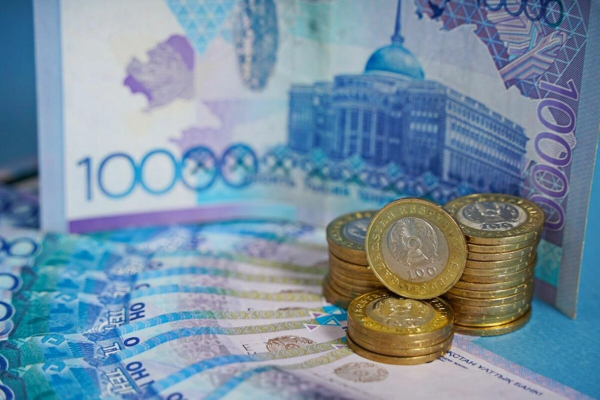 Разрыв в росте экономики Казахстана усиливается: нефть 91,1% от 2025 года, машиностроение +22%