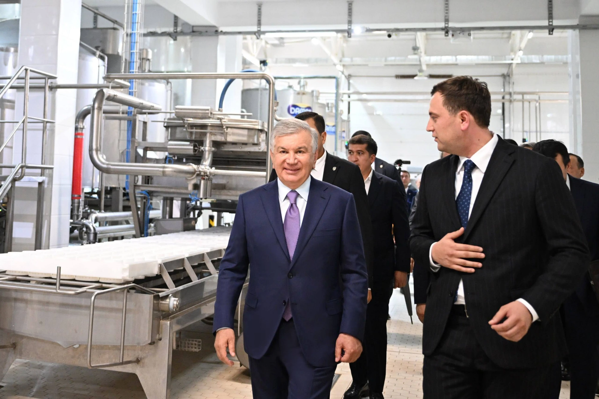 Мирзиёев посетил молочный завод «Тилло Домор» в Хорезме