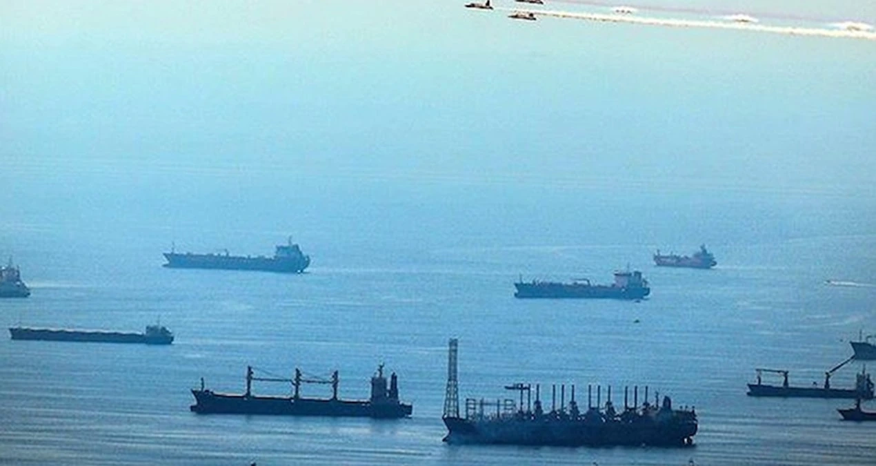 Иран задержал нефтяной танкер ОАЭ в Ормузском проливе у острова Киш