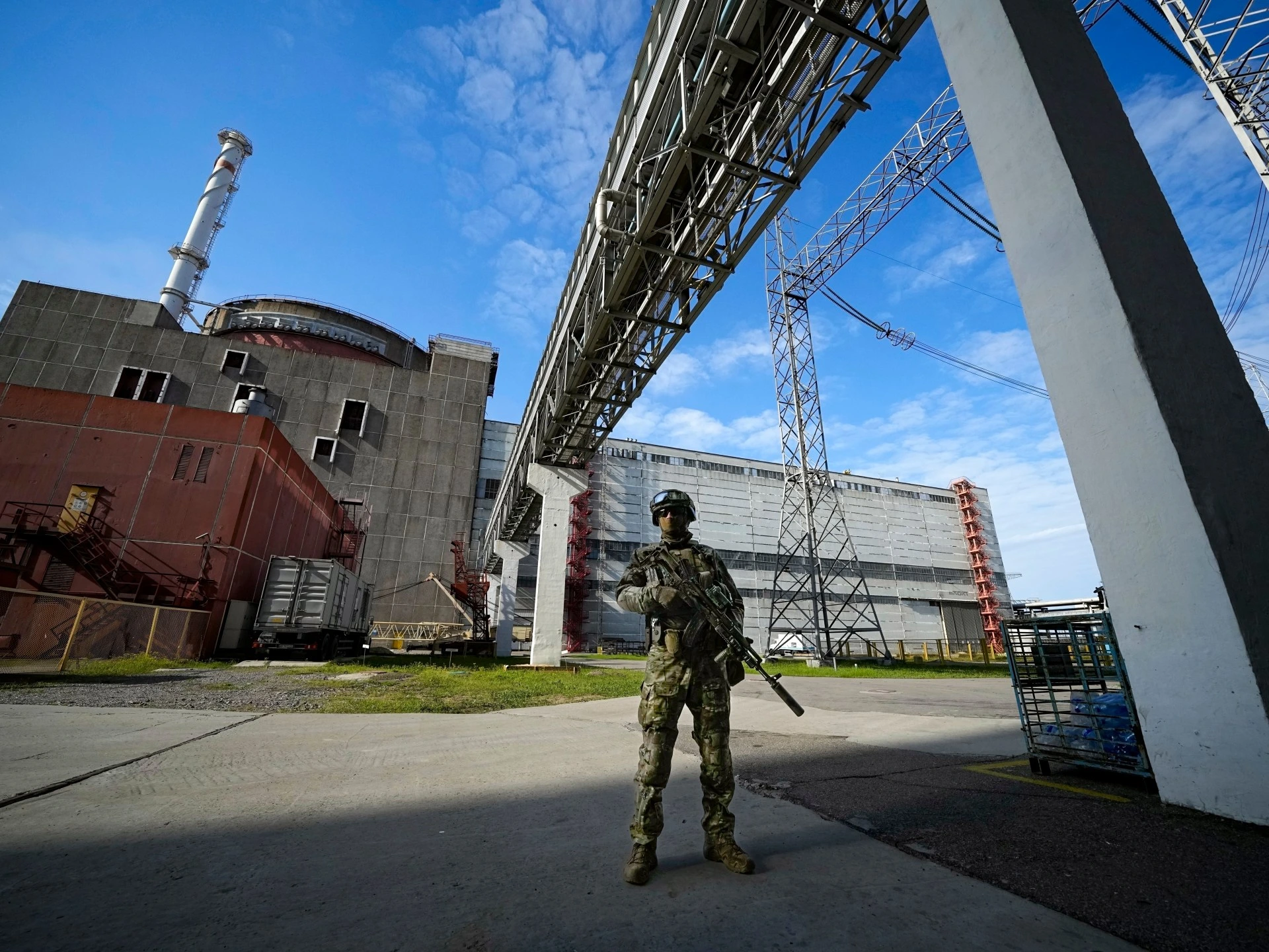 Россия сообщила об украинском ударе дрона у Запорожской АЭС: один погиб, 17 ранены