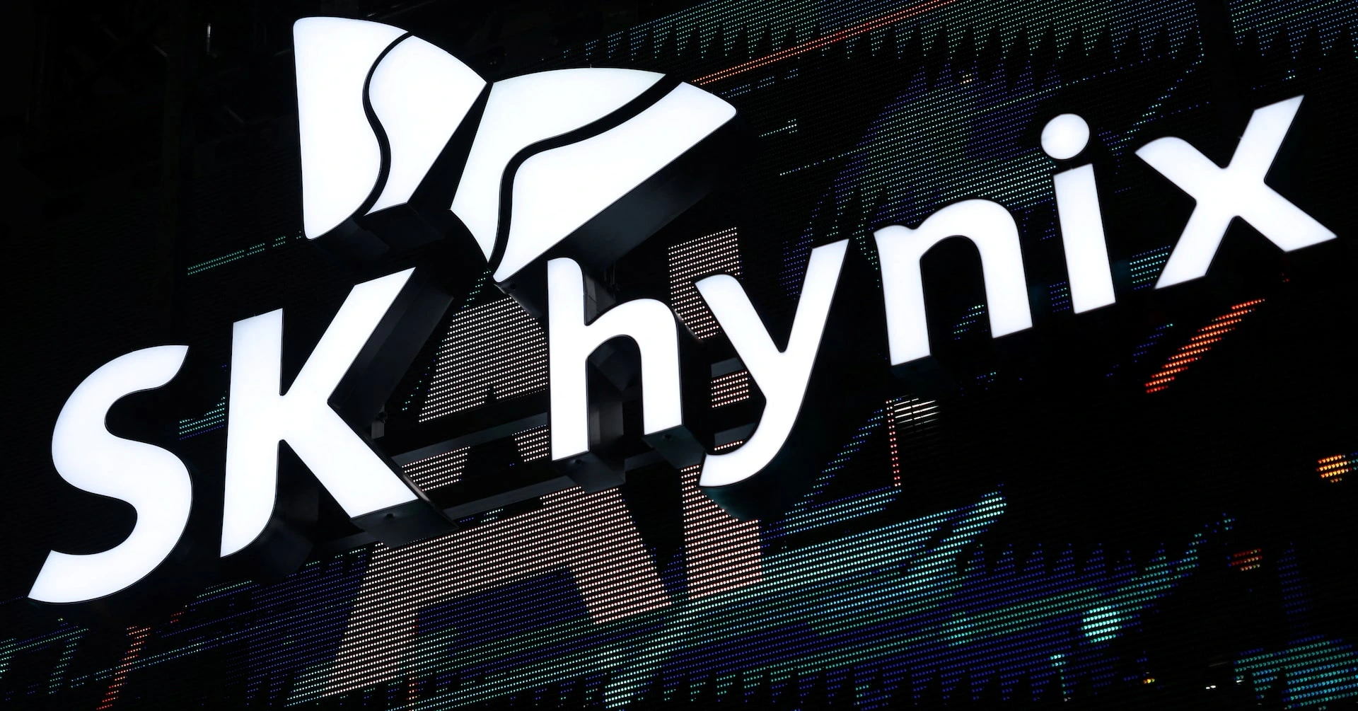 Reuters Breakingviews публикует комментарий о денежной дилемме SK Hynix и Korea Inc