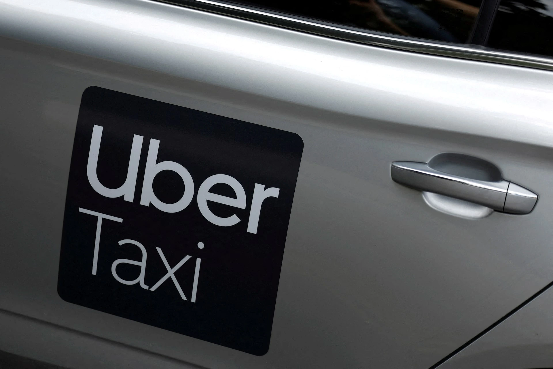 Нидерландский регулятор оштрафовал Uber на €825 млн за автоматическую блокировку водителей